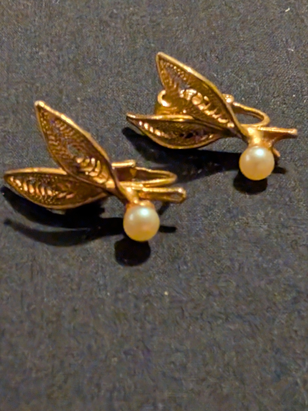 Vintage Gold Leaf Pearl Clip-On Earrings - Women Jewelry